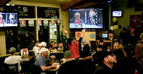 bars showing ufc fight